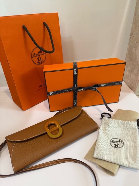 Hermes Handbags - NWT Hermès Maillon To Go Wallet Purse in epsom “gold” chaine d’ancre